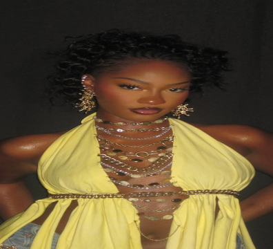 Tems in Yellow & Gold at 7Fest is a Moment We’re Still Not Over